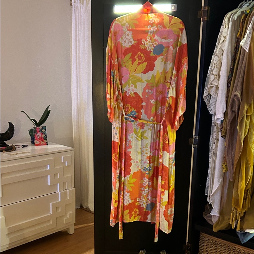 Spell & the Gypsy Floral Kimono with Red and Pink Accents - Picture 4 of 5